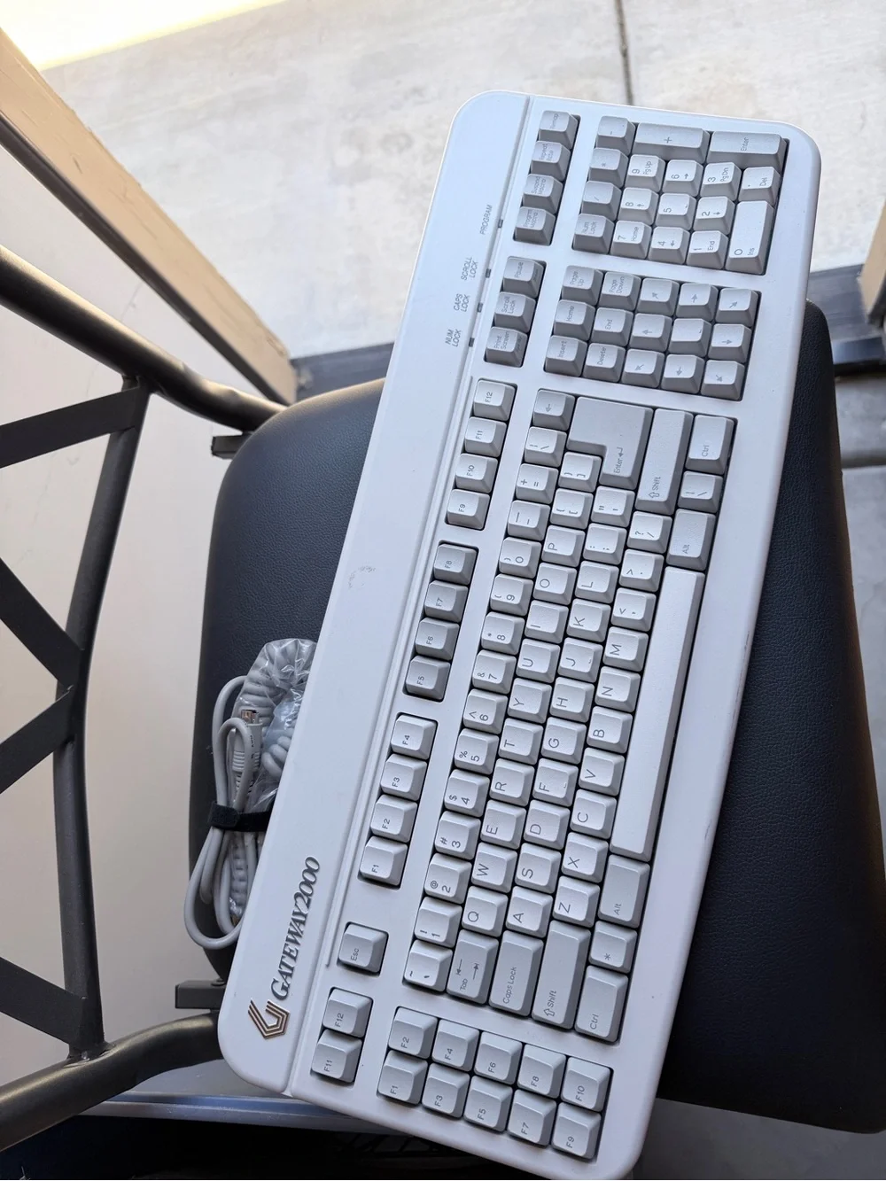 White Wired USB Full-Size Keyboard - Classic Layout